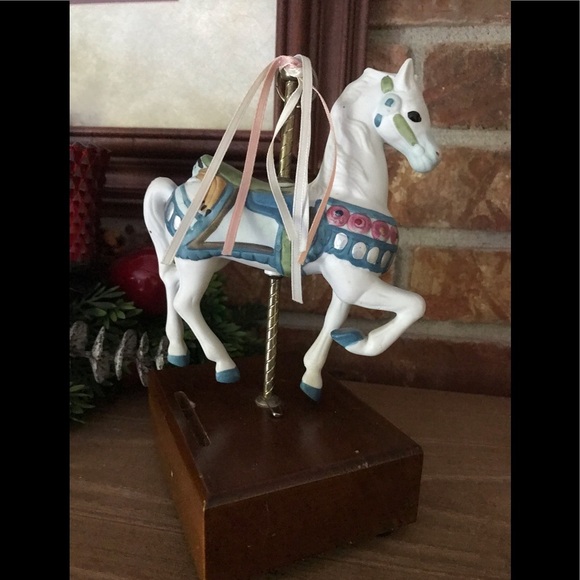 Rare Vintage 1976 Musical Carousel Horse - Picture 5 of 7